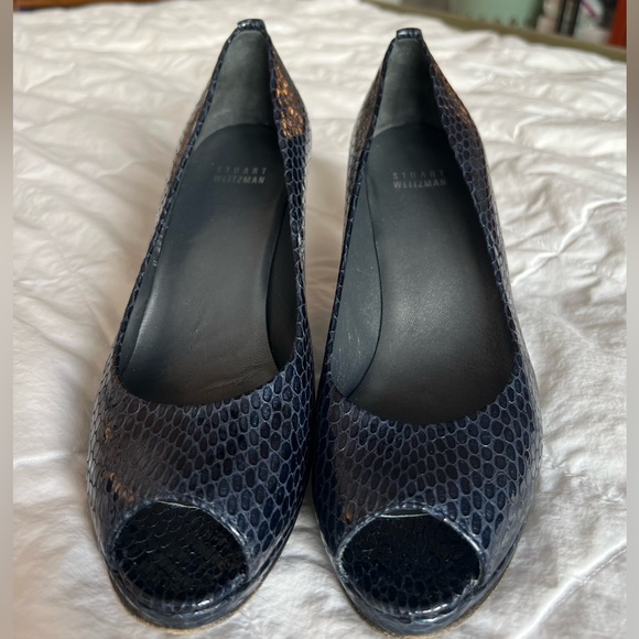 STUART WEITZMAN Plainfield Open Toe Navy Sea Crystal Snake Pumps - Picture 4 of 11
